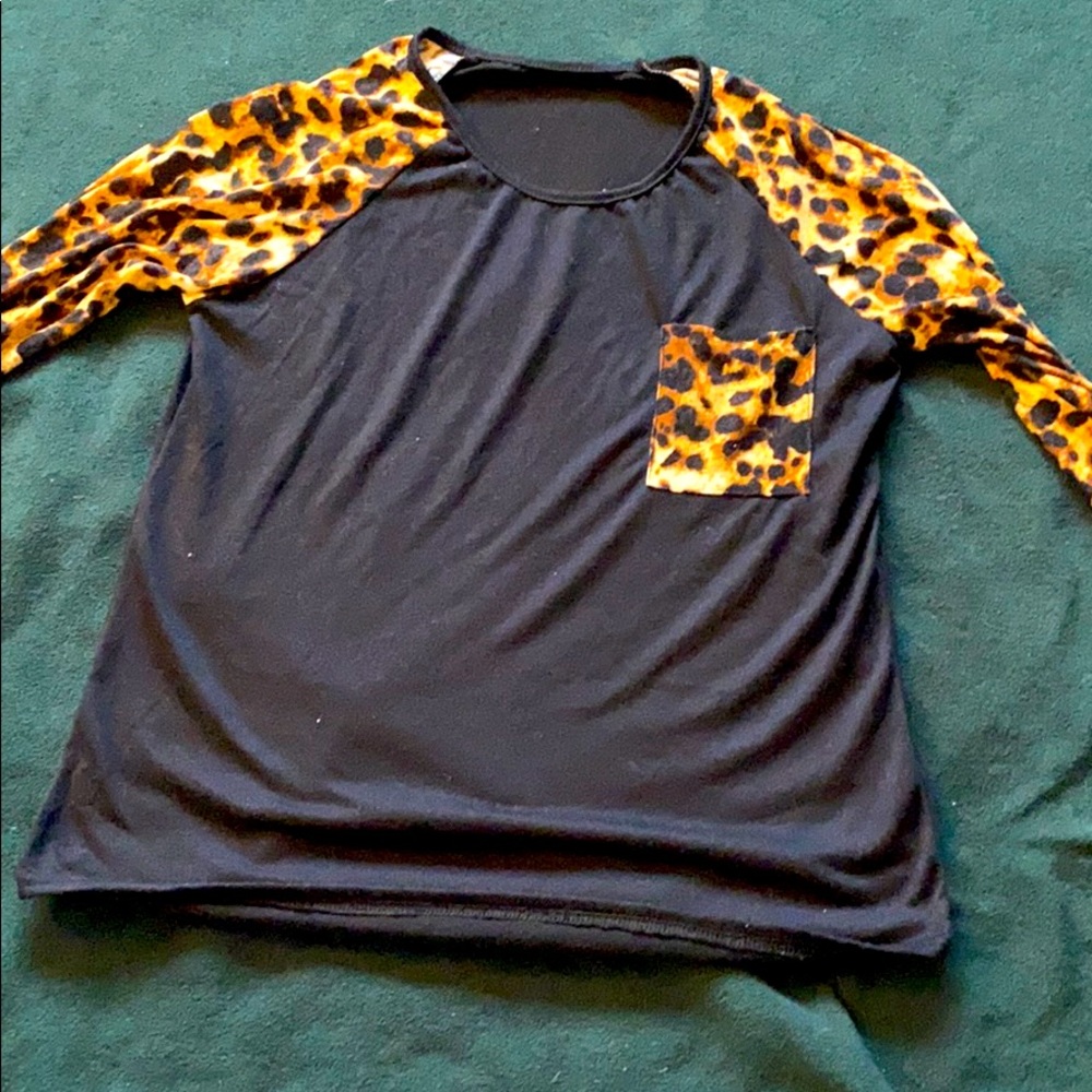 Leapoard print long sleeve top